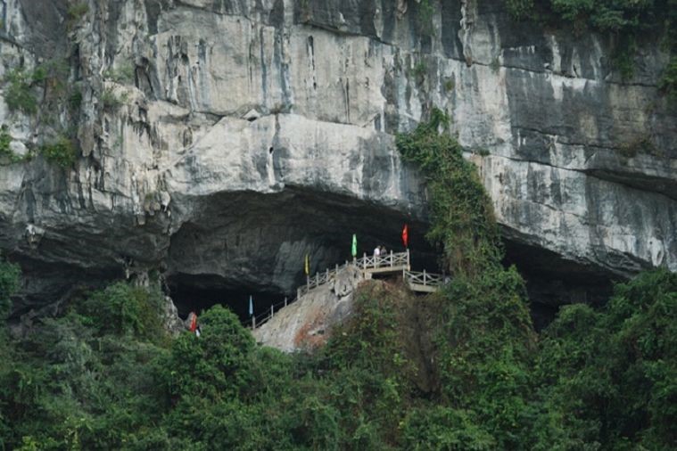 Hang Sửng Sốt - Hạ Long